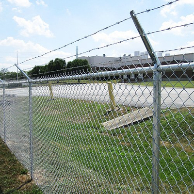 Giant’s Chain Link Fence can be divided into Galvanized Steel and pvc ...